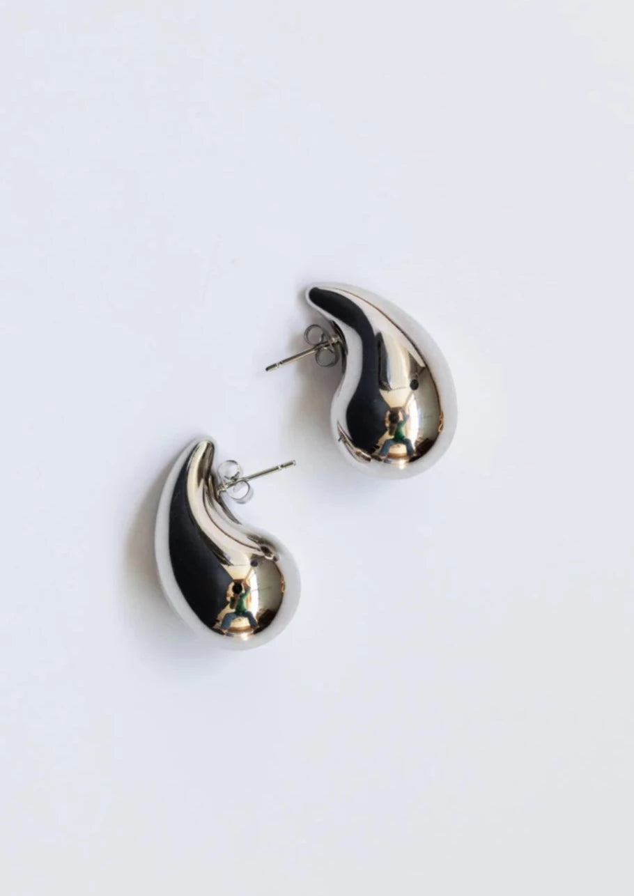 Alaia Earrings | Teardrop Statement – Yojani Boutique